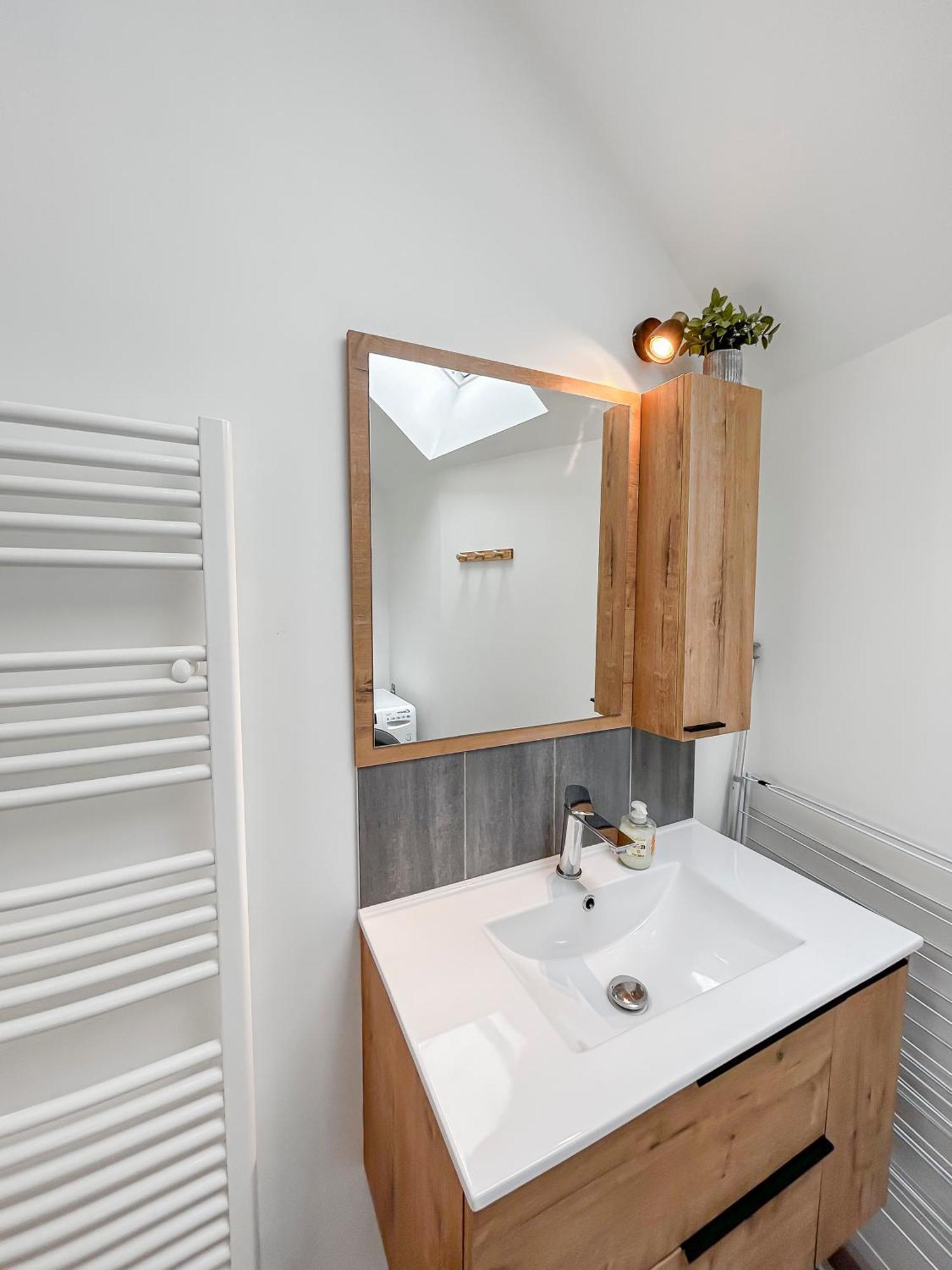 L'Atypique Hyper Centre Wifi Et Netflix Gratuit Apartment Mayenne Exterior photo