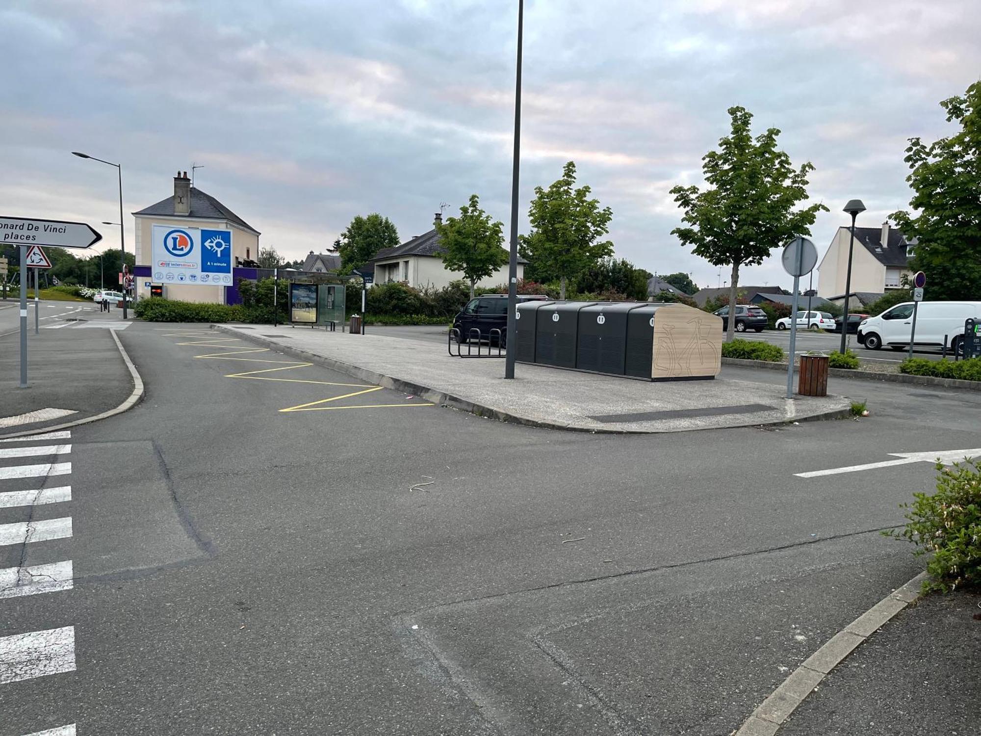 L'Atypique Hyper Centre Wifi Et Netflix Gratuit Apartment Mayenne Exterior photo